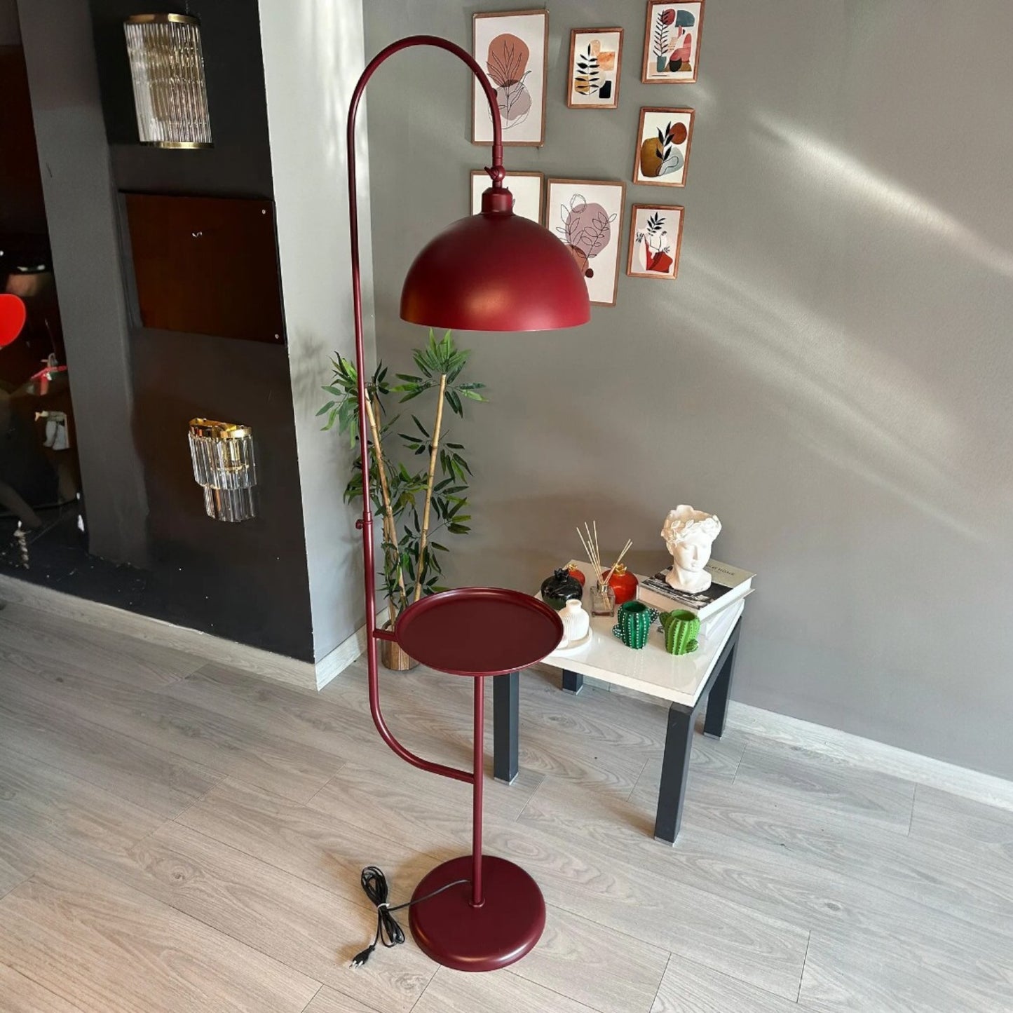 Stehlampe Gorkiede Stehleuchte Metall, E27 Fassung, verstellbarer Lampenschirm, Stehleuchte mit Ablage