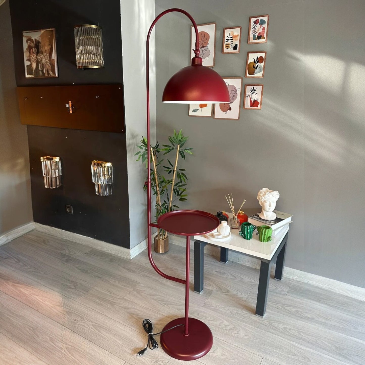 Stehlampe Gorkiede Stehleuchte Metall, E27 Fassung, verstellbarer Lampenschirm, Stehleuchte mit Ablage