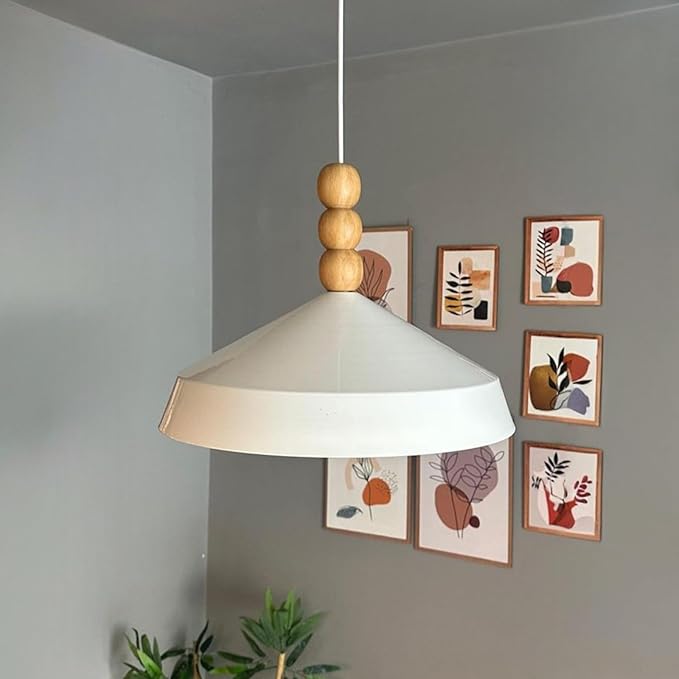 Lema Pendelleuchte aus Holz mit Drei Perlen