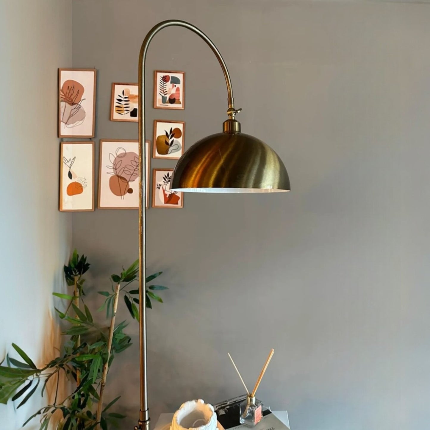 Stehlampe Moderne Stehlampe aus Metall mit E27, verstellbarer Lampenschirm