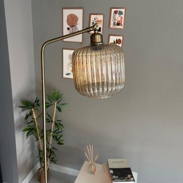 Honigfarbene Glas-Stehlampe