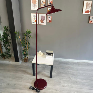 Stehlampe Falen Stehlampe aus Metall mit E27, verstellbarer Lampenschirm