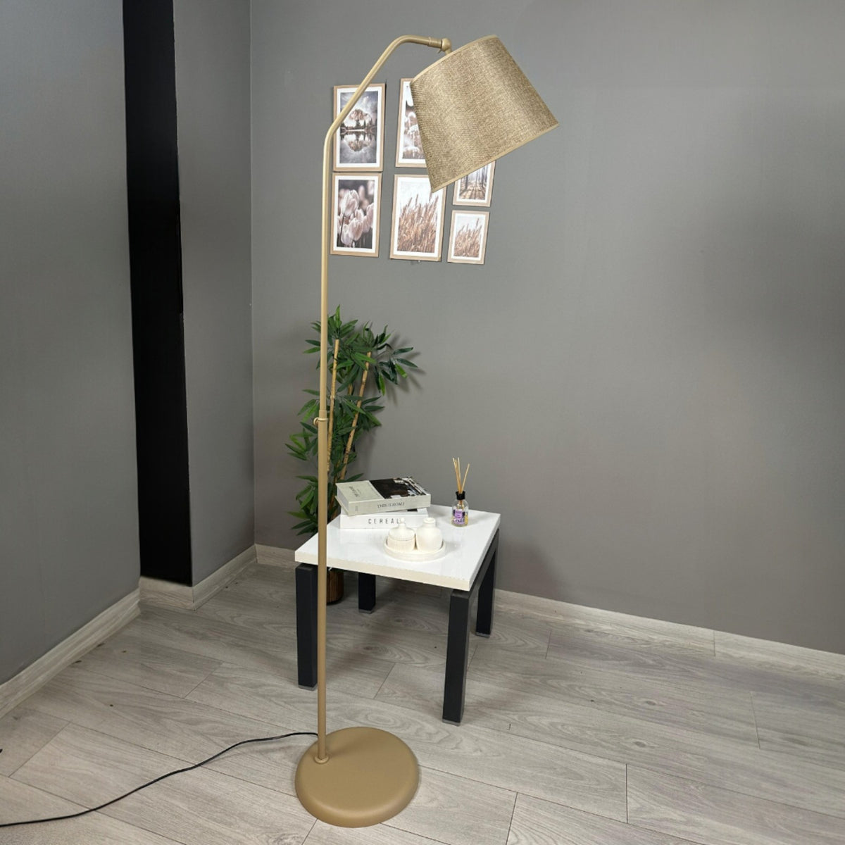 Stehlampe Cotella Bewegender Ufo Kopf Moderne Dekorative Metall Stehlampe