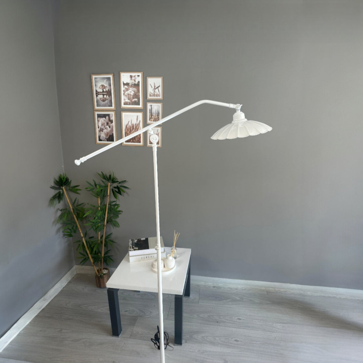 Stehlampe FKRisso Bewegender Ufo Kopf Moderne Dekorative Metall Stehlampe