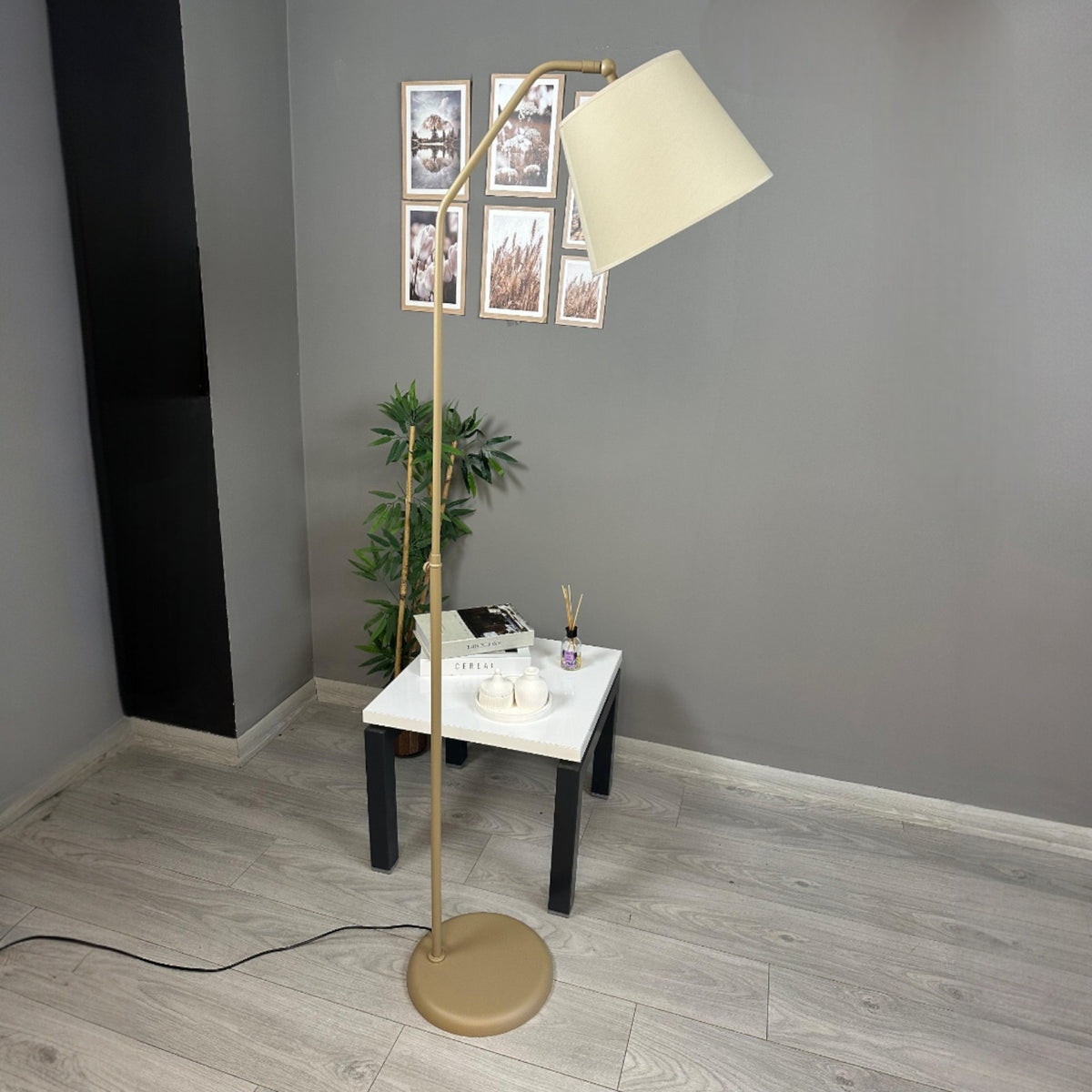 Stehlampe Cotella Bewegender Ufo Kopf Moderne Dekorative Metall Stehlampe