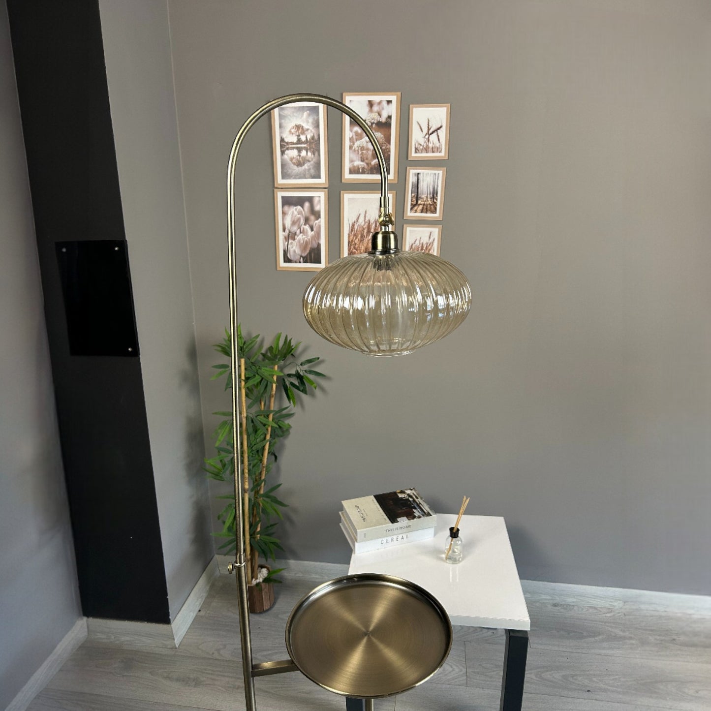 Tumbled Elegant Moving Head Moderne dekorative Metall Stehleuchte