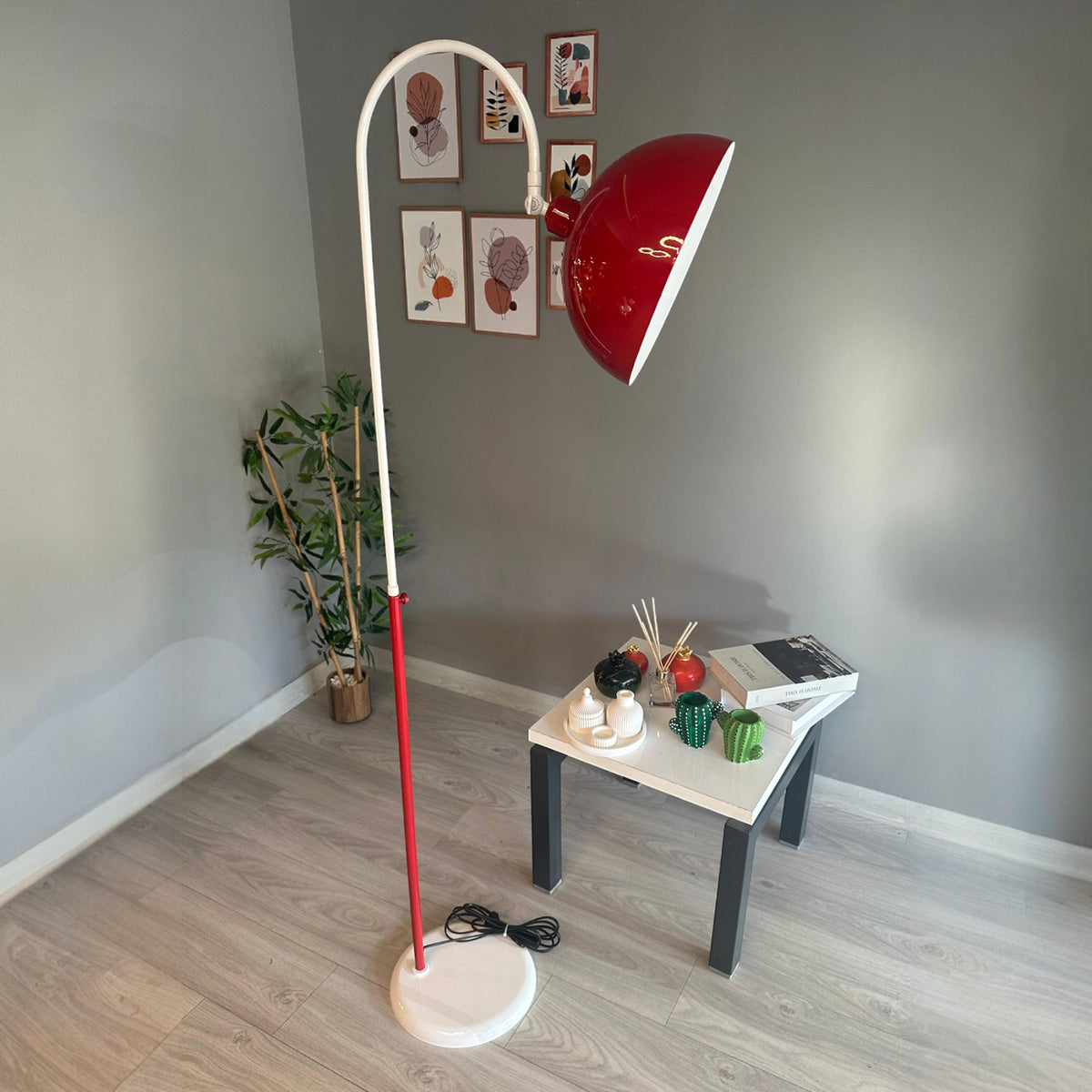 Stehlampe Moderne Stehlampe aus Metall mit E27, verstellbarer Lampenschirm