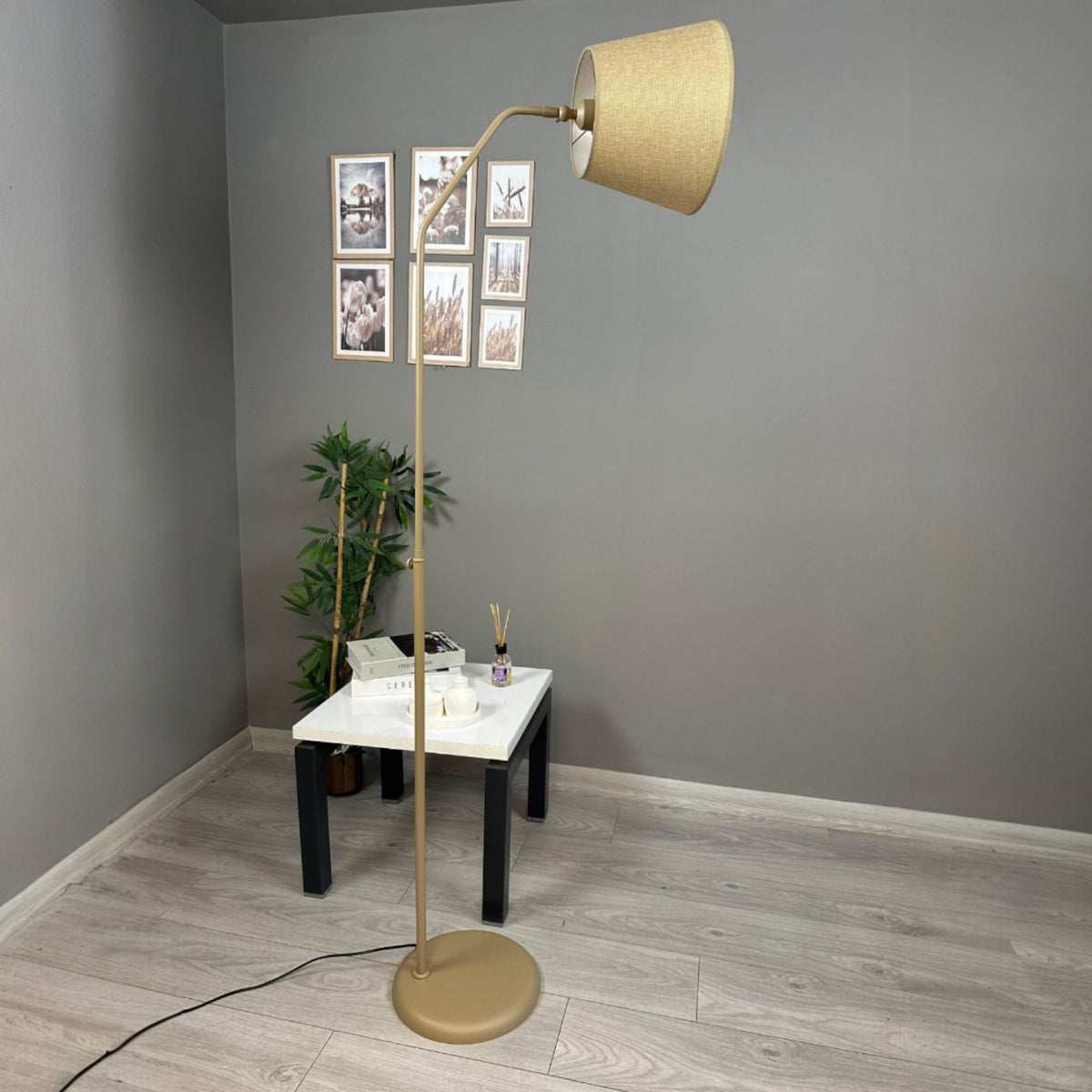 Stehlampe Cotella Bewegender Ufo Kopf Moderne Dekorative Metall Stehlampe