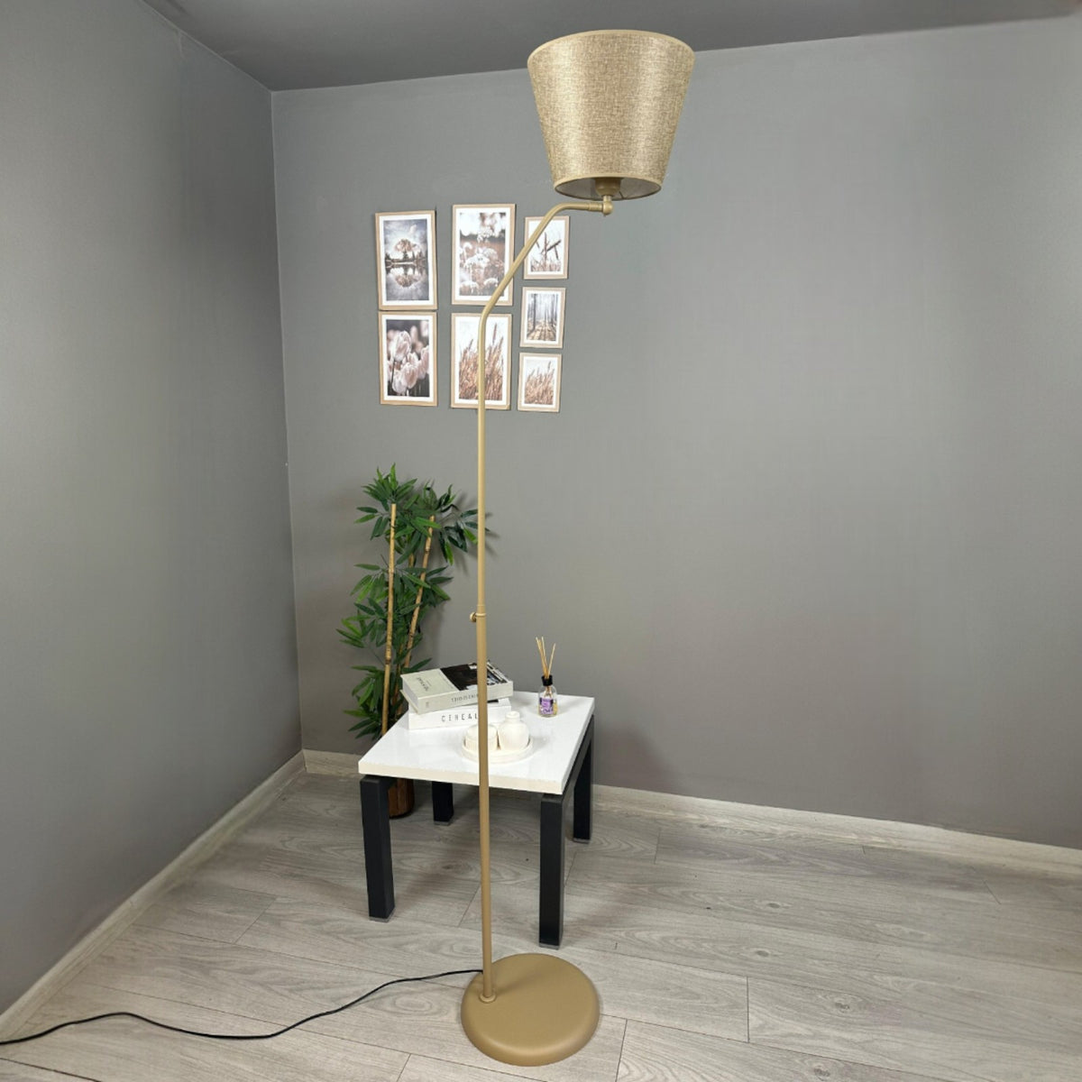 Stehlampe Cotella Bewegender Ufo Kopf Moderne Dekorative Metall Stehlampe