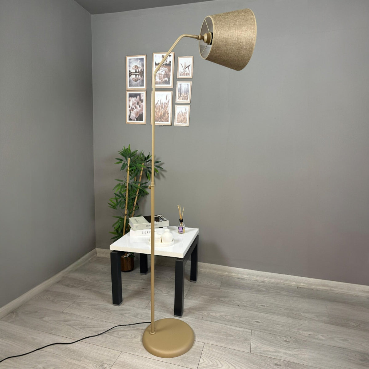 Stehlampe Cotella Bewegender Ufo Kopf Moderne Dekorative Metall Stehlampe