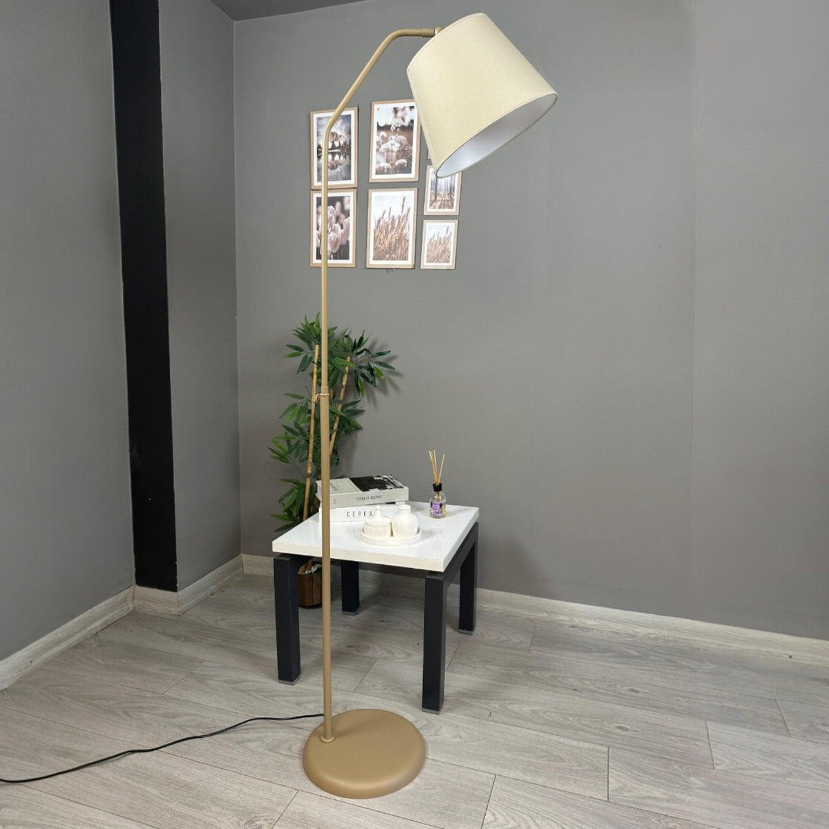 Stehlampe Cotella Bewegender Ufo Kopf Moderne Dekorative Metall Stehlampe