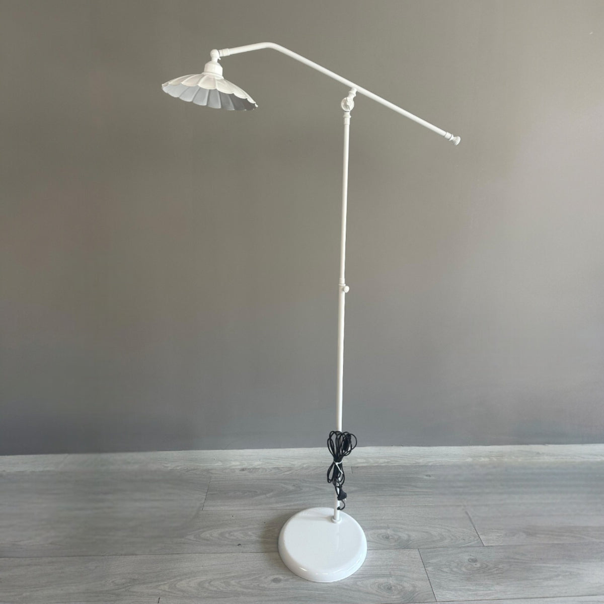 Stehlampe FKRisso Bewegender Ufo Kopf Moderne Dekorative Metall Stehlampe