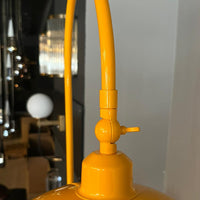 Stehlampe Gorkiede Stehleuchte Metall, E27 Fassung, verstellbarer Lampenschirm, Stehleuchte mit Ablage