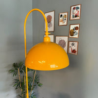 Stehlampe Gorkiede Stehleuchte Metall, E27 Fassung, verstellbarer Lampenschirm, Stehleuchte mit Ablage