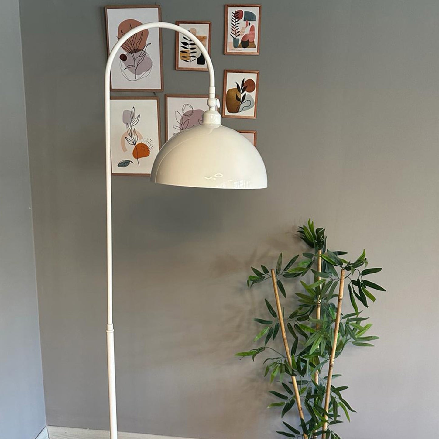 Stehlampe Moderne Stehlampe aus Metall mit E27, verstellbarer Lampenschirm