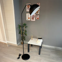 Stehlampe mit beweglichem Kopf Moderne dekorative Stehlampe aus Metall