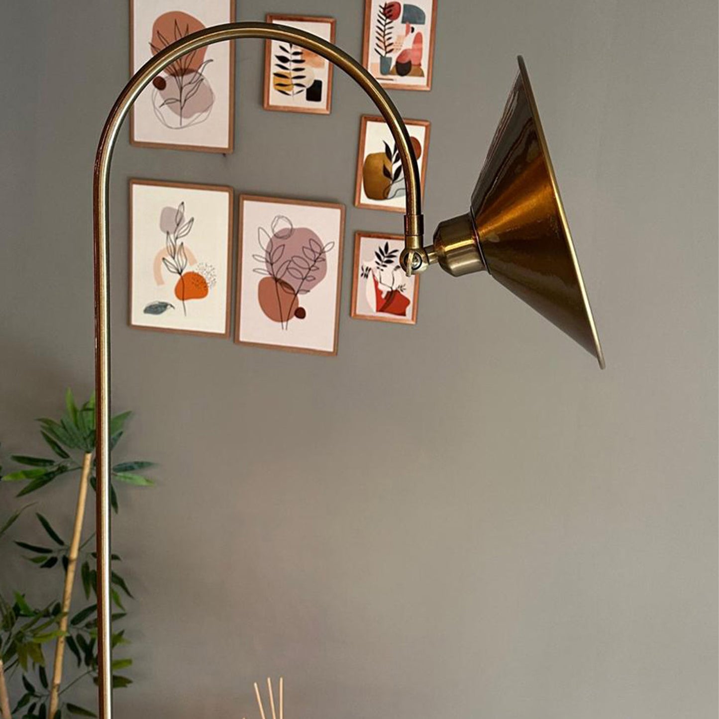 Stehlampe Tumbled Moving Head Moderne Stehleuchte aus Metall